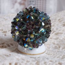 Lang brun Picasso ring skabt med facetteret og bundtet Swarovski krystal i brun, indisk safir og turmalin i AB kvalitet med frøperler